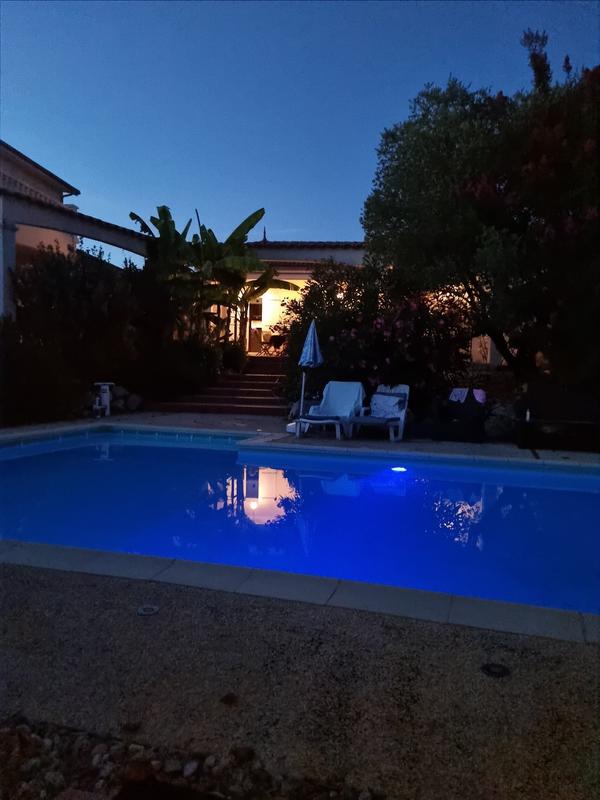 Maison - 299 m² - 7 pièces