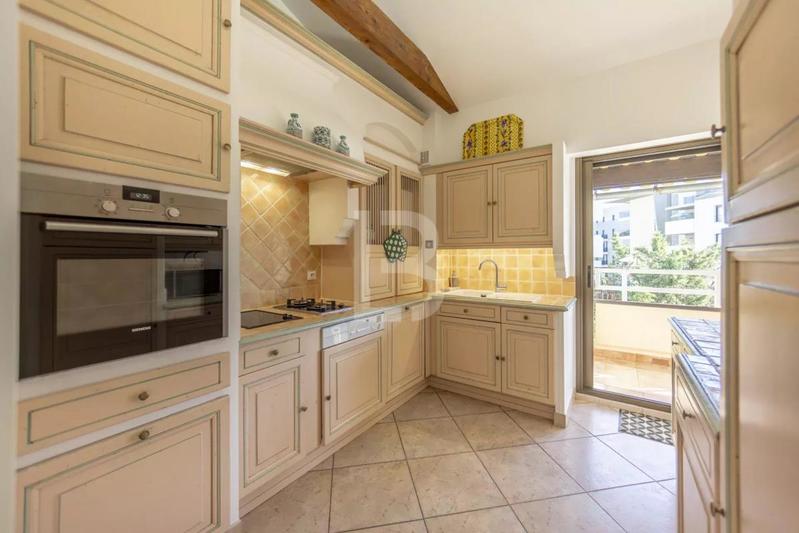 Appartement - 102 m² - 4 pièces