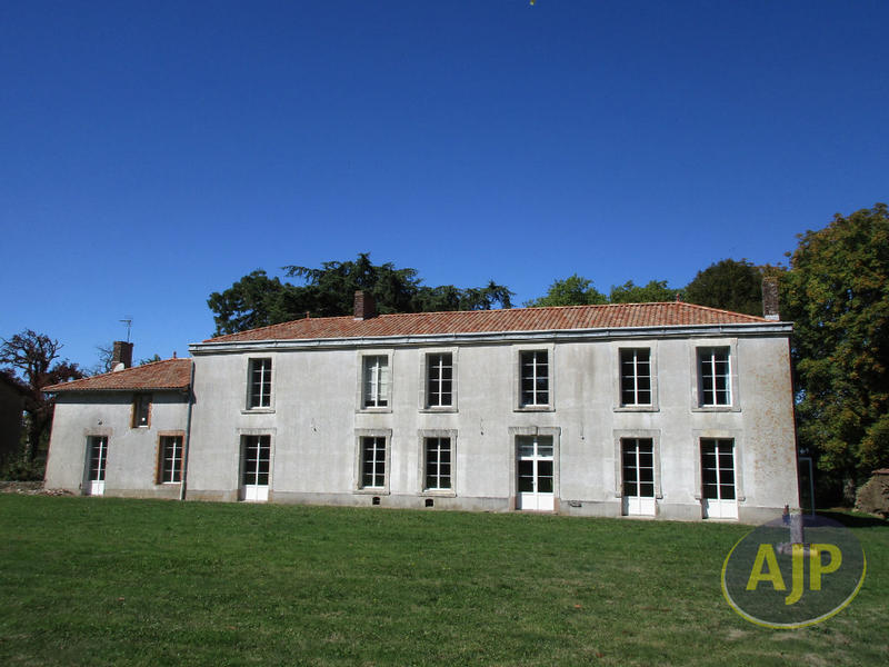 Maison de maîtres - 465 m² - 15 pièces