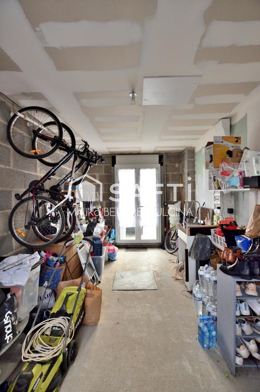 Maison - 98 m² - 4 pièces