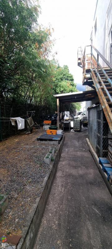 Entrepôt - 1 500 m² - 1 pièce