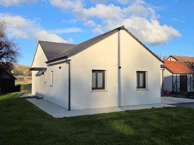 Maison - 98 m² - 4 pièces