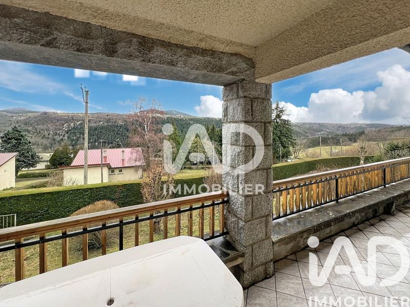 Maison - 277 m² - 10 pièces