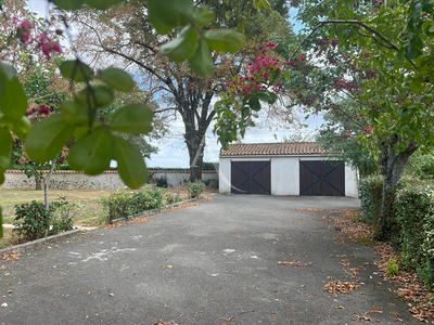 Maison - 200 m² - 9 pièces