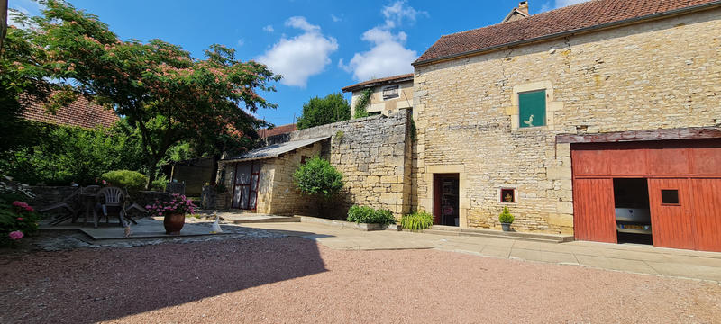 Maison - 97 m² - 5 pièces