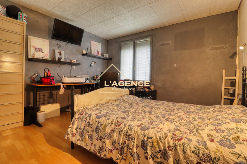 Maison - 90 m² - 5 pièces