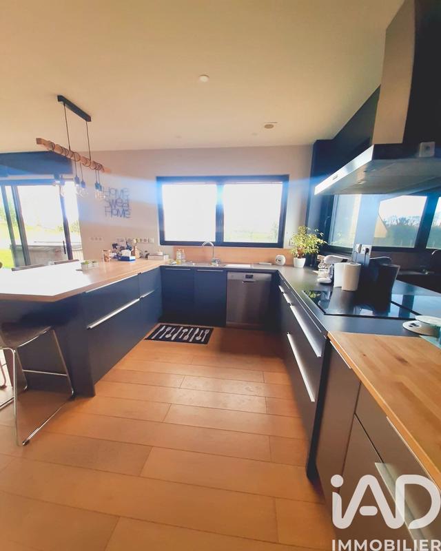 Maison - 168 m² - 7 pièces