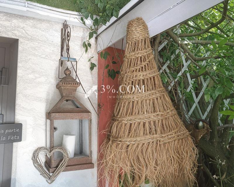 Maison - 290 m² - 9 pièces