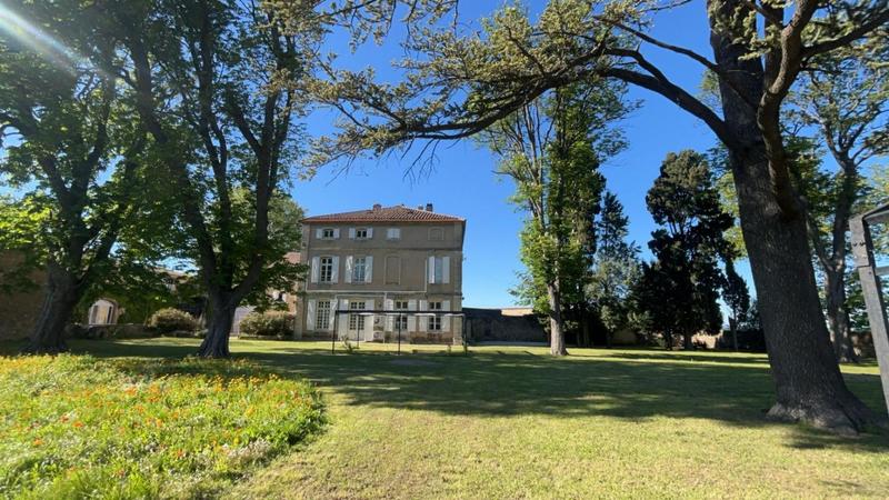 Maison de maîtres - 900 m² - 19 pièces