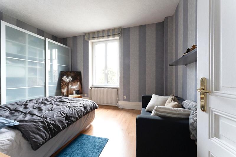 Maison - 250 m² - 10 pièces