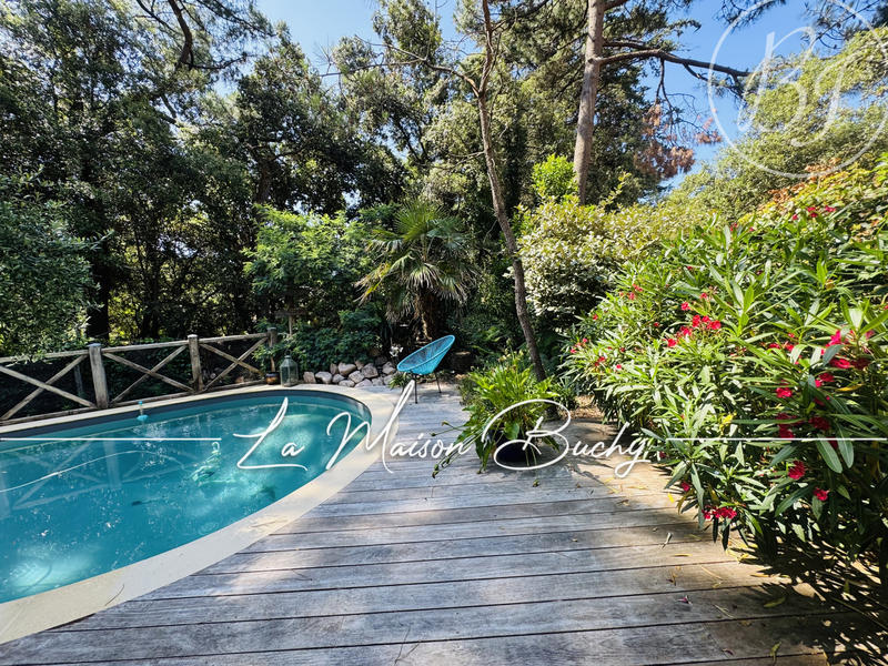 Maison - 167 m² - 6 pièces