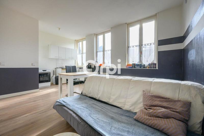Immeuble - 104 m² - 6 pièces