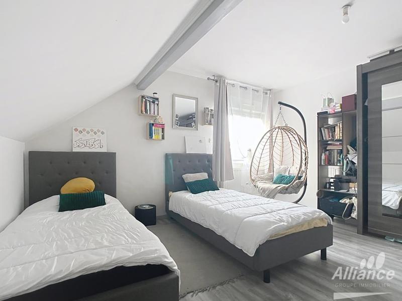 Maison - 222 m² - 9 pièces