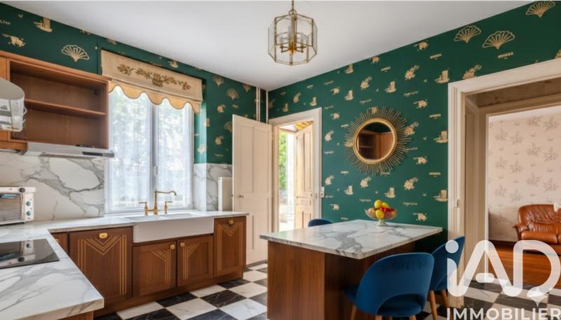 Maison de ville - 239 m² - 8 pièces