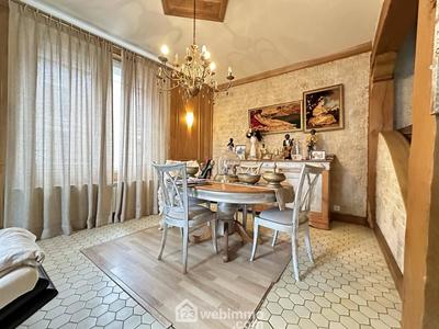 Maison - 196 m² - 8 pièces