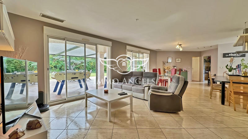 Maison - 140 m² - 6 pièces