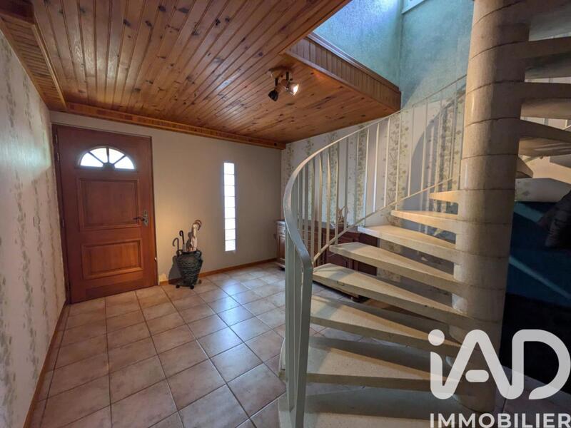 Maison - 127 m² - 5 pièces