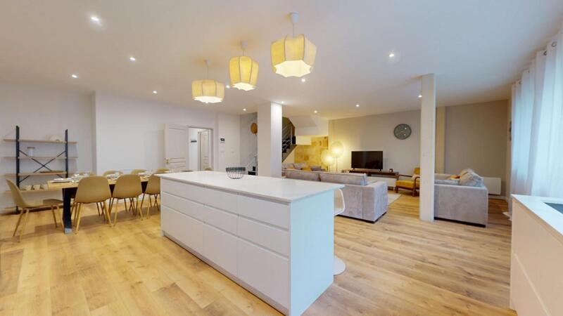 Maison bordelaise - 241 m² - 11 pièces