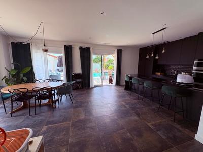 Demeure - 198 m² - 6 pièces