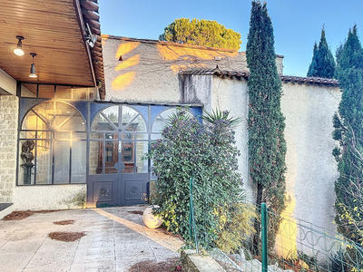 Maison - 180 m² - 8 pièces