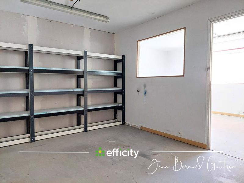 Local d'activité / Entrepôt - 1 560 m² - 8 pièces