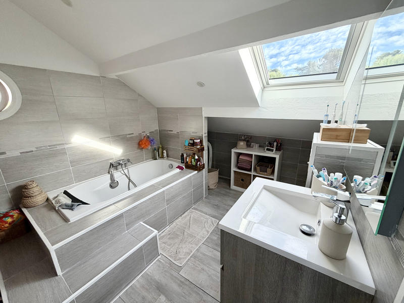 Maison - 170 m² - 6 pièces