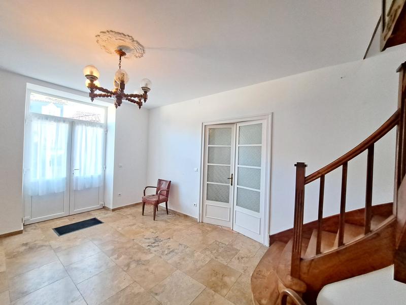 Maison - 265 m² - 7 pièces