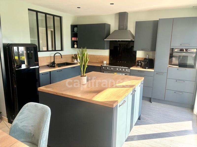 Maison - 226 m² - 8 pièces