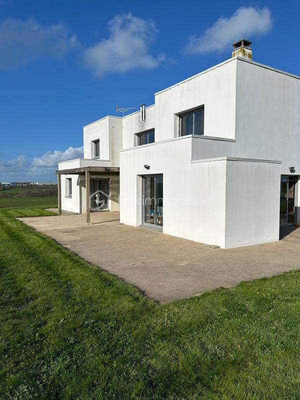 Maison - 182 m² - 7 pièces