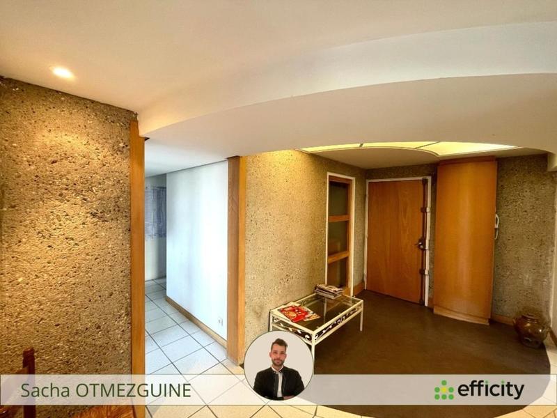 Appartement - 93 m² - 6 pièces
