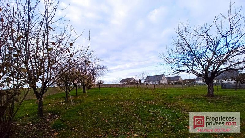 Terrain constructible - 2 100 m²