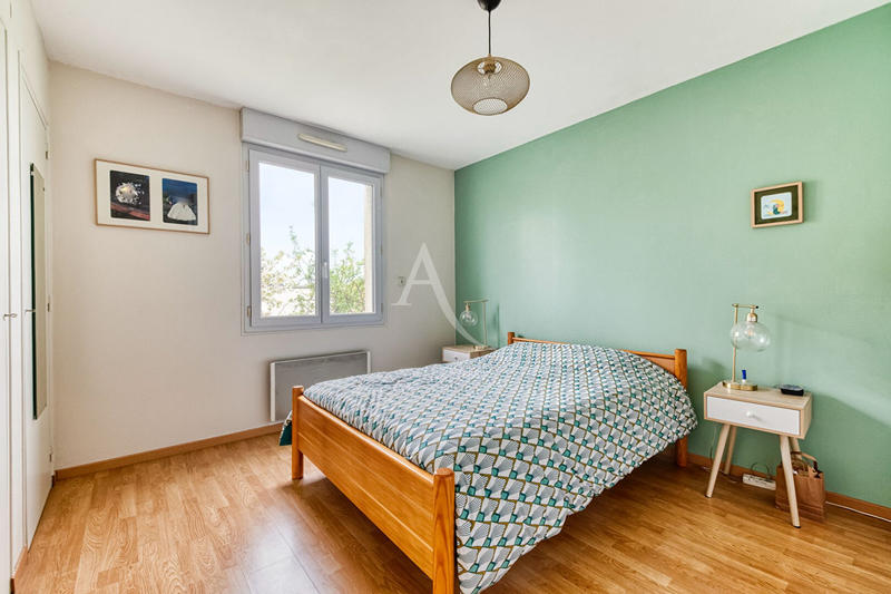 Maison - 184 m² - 10 pièces