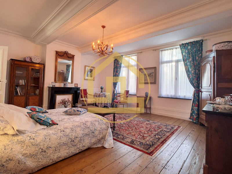 Maison - 430 m² - 13 pièces