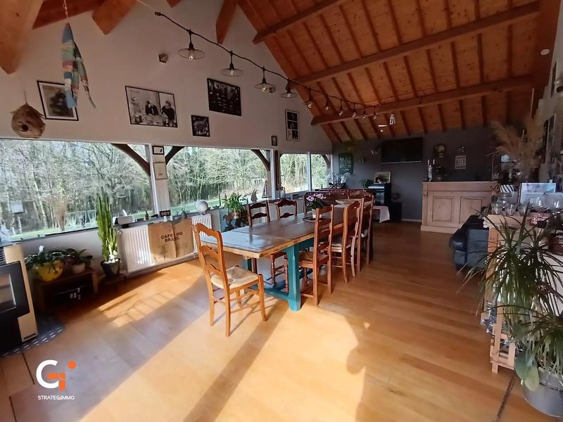 Maison - 168 m² - 8 pièces