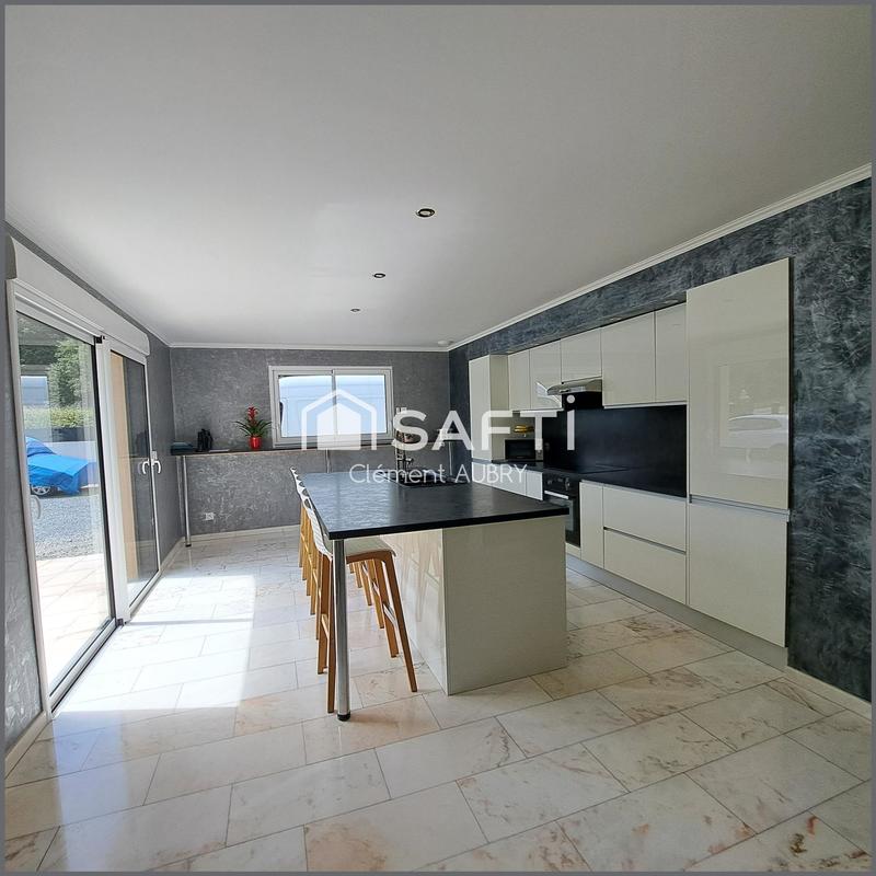 Maison - 213 m² - 7 pièces