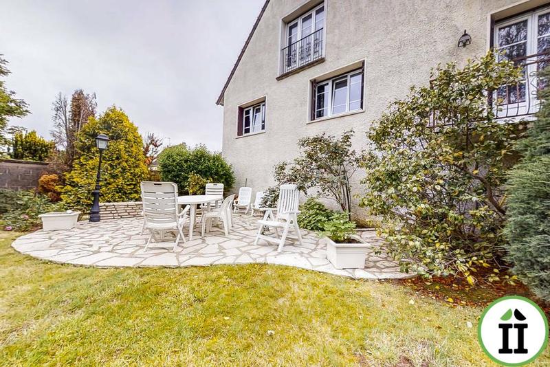 Maison ancienne - 493 m² - 8 pièces