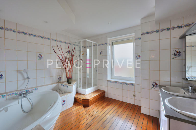 Maison - 296 m² - 7 pièces