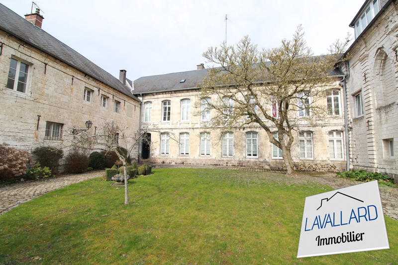 Maison - 286 m² - 17 pièces