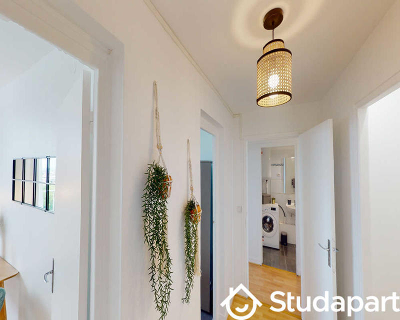 Chambre - 80 m² - 1 pièce