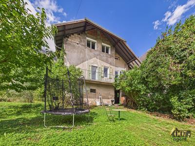 Maison - 121 m² - 8 pièces