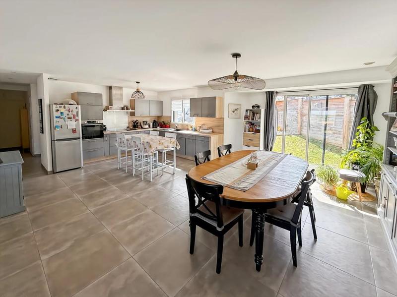 Maison - 178 m² - 6 pièces