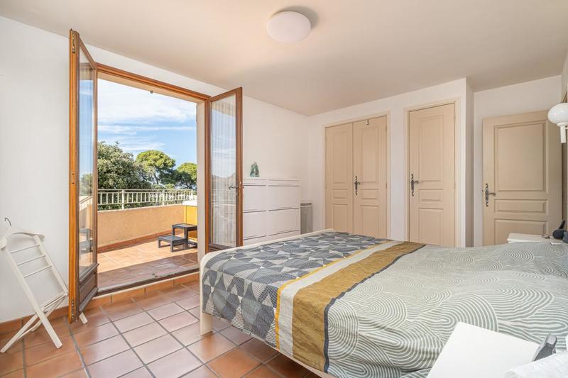 Maison - 248 m² - 8 pièces