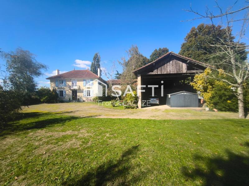 Maison - 243 m² - 10 pièces