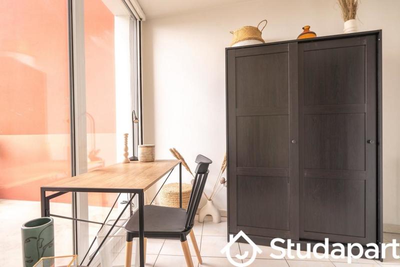 Chambre - 11 m² - 1 pièce