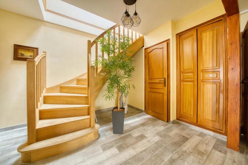 Demeure - 307 m² - 5 pièces