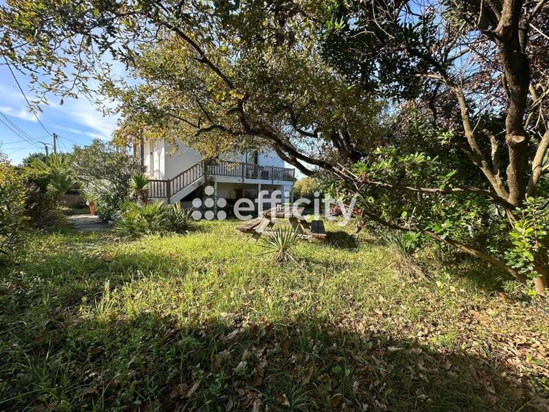 Maison - 127 m² - 10 pièces