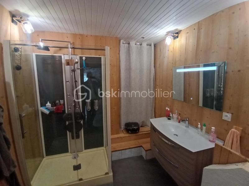 Maison - 230 m² - 6 pièces