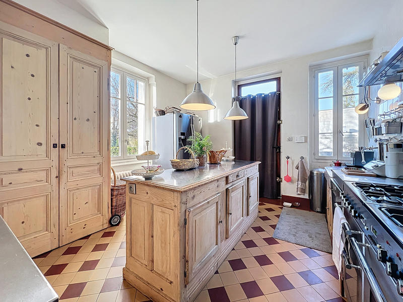 Maison - 196 m² - 8 pièces