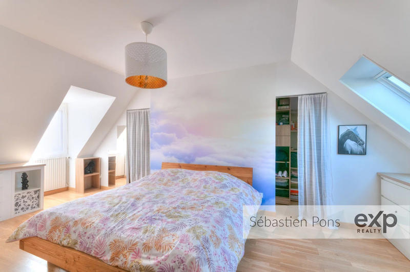 Maison - 177 m² - 7 pièces