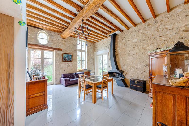 Maison - 262 m² - 8 pièces
